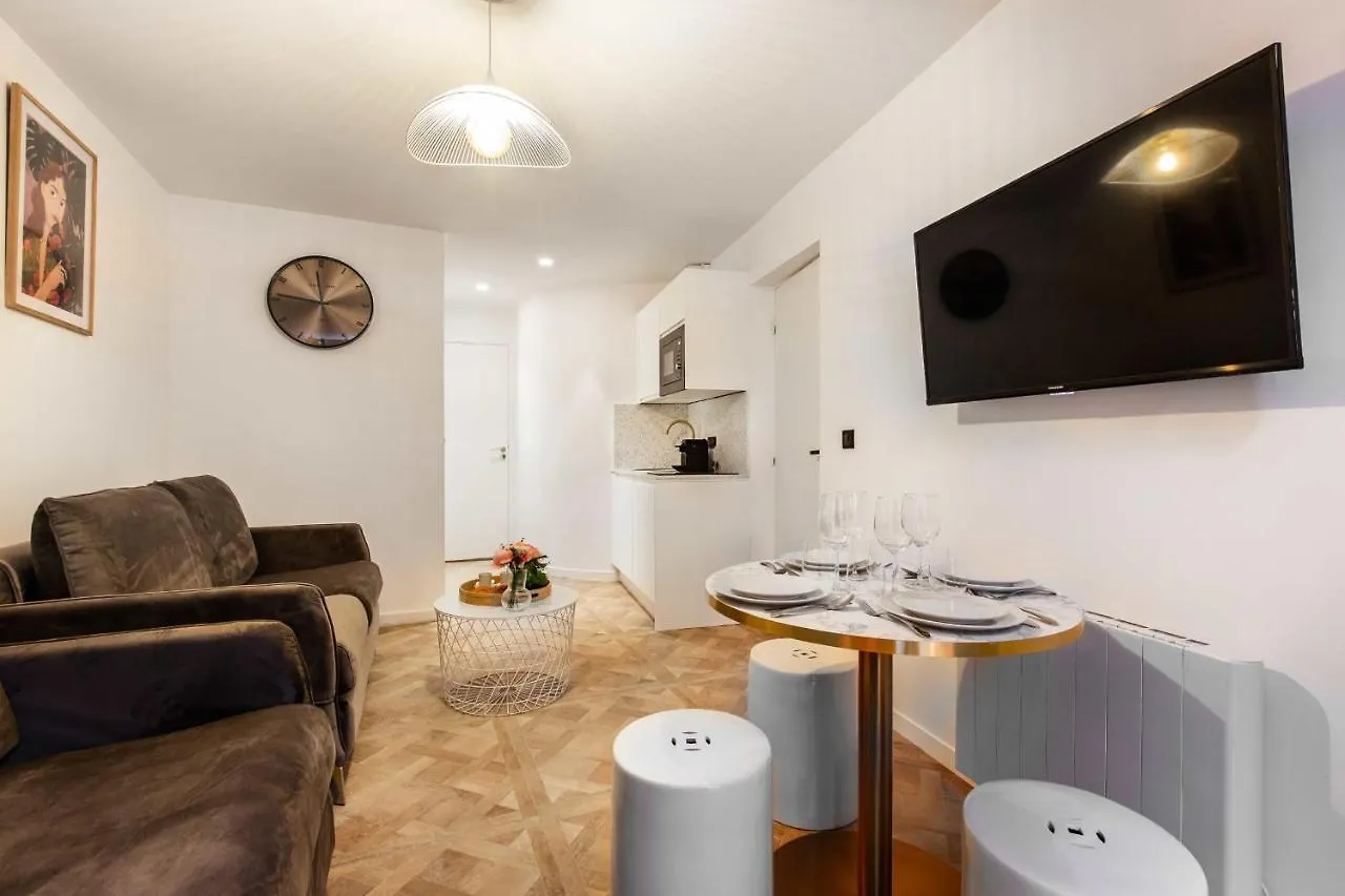 Amazing Apartment 1Br6P Apartment - Tour Eiffel Champs De Mars 0A Paryż